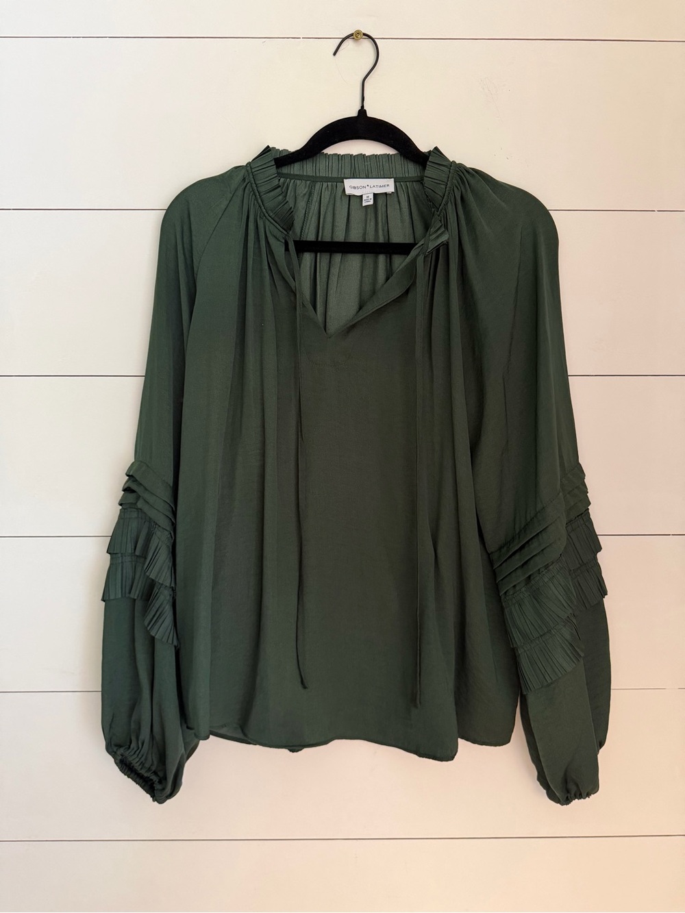 Gibson Latimer Green Long Sleeve Blouse Top Size Medium